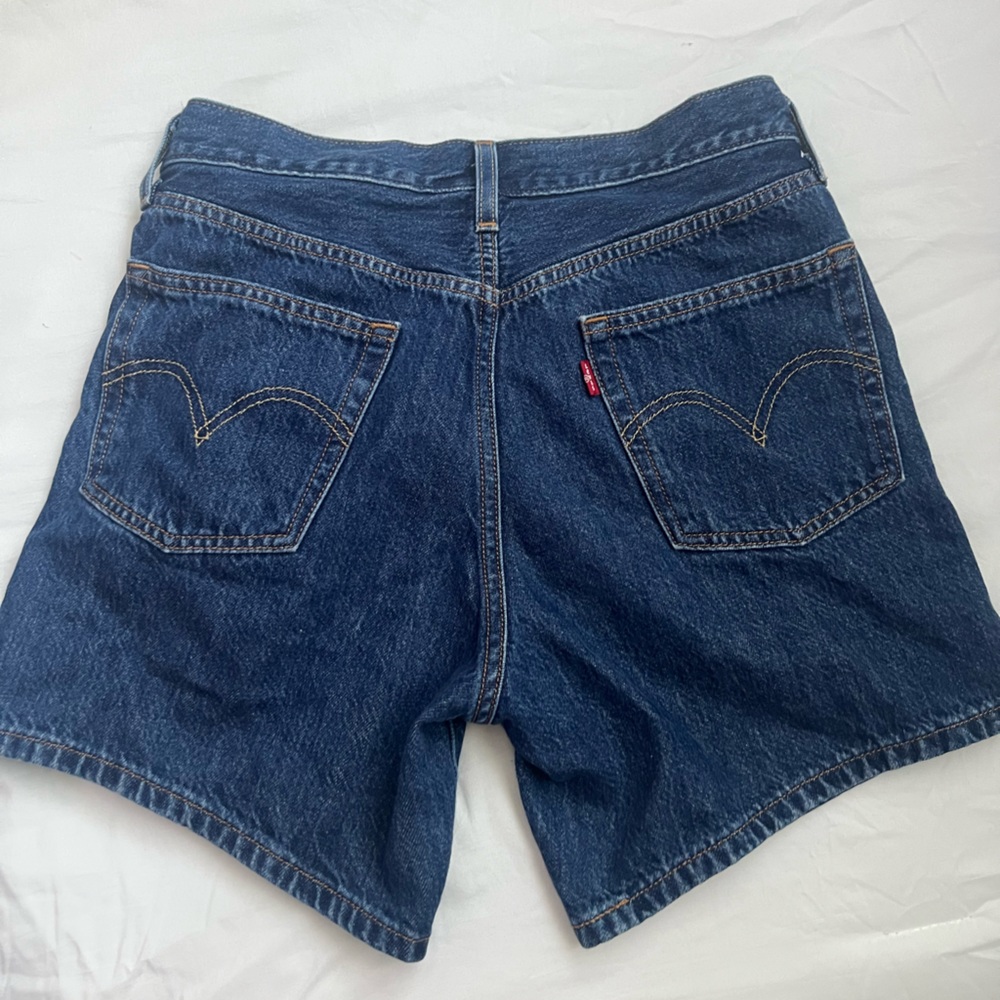 Levi’s - Picture 2 of 2